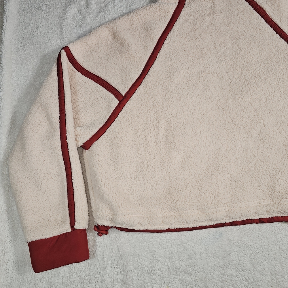 Women's Cream and Red Jacket - Picture 13 of 16